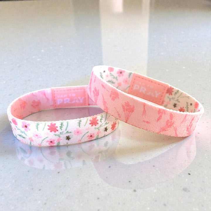 Tap To Pray® Wristband – Meadows - White