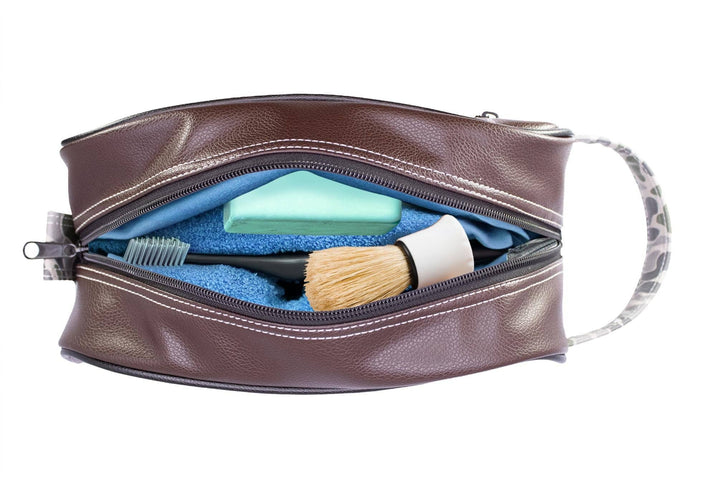 Georgia Bulldogs Men's Toiletry Dopp Bag Brown-BULLDOG