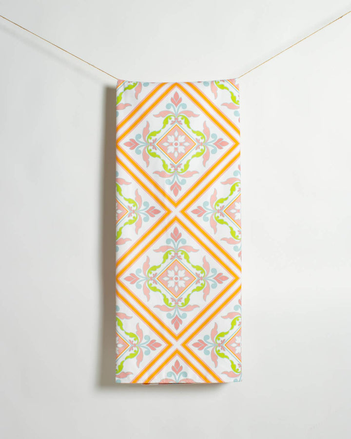 Verona Giant Beach Towel    White/Multi    40x70