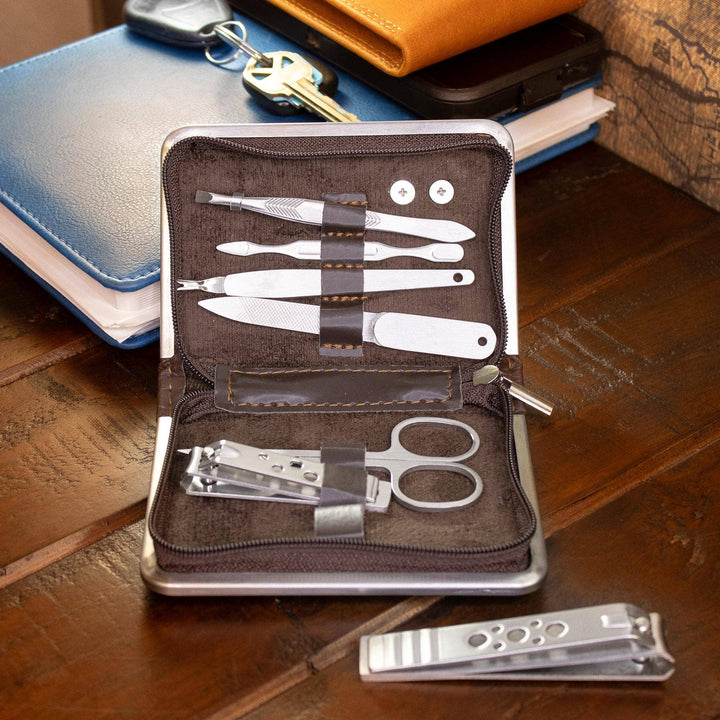 Georgia Bulldogs Manicure Grooming Set.