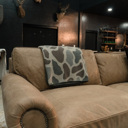 BURLEBO SHERPA BLANKET - CLASSIC DEER CAMO
